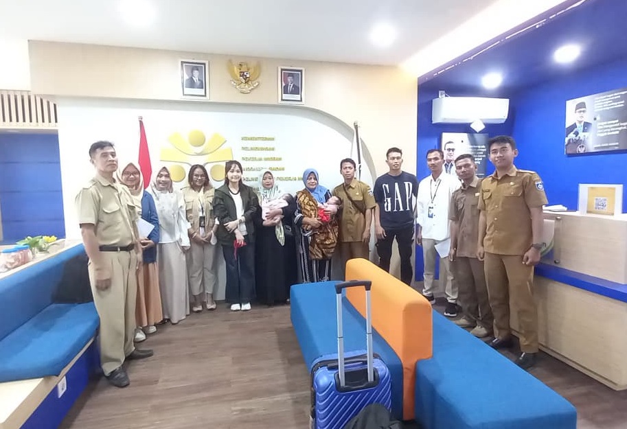 BP3MI Banten Bantu Kepulangan Pekerja Migran Indonesia Bersama Bayi Kembarnya dari Hong Kong ke Lombok